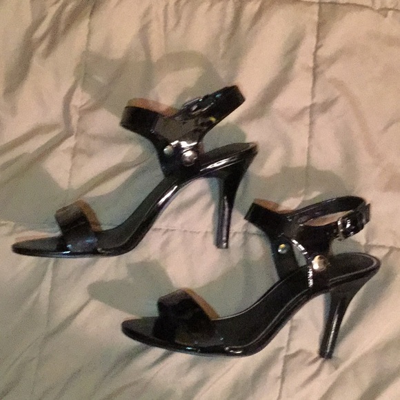 Black strappy heeled sandals - Picture 3 of 6